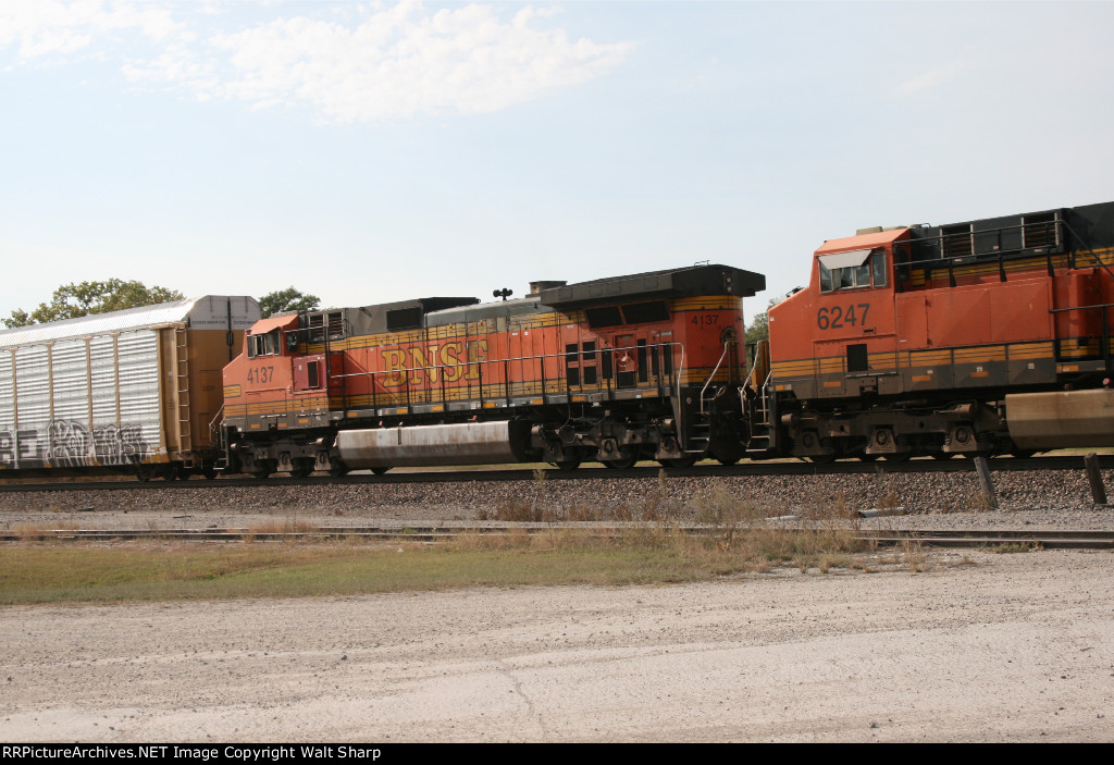 BNSF 4137